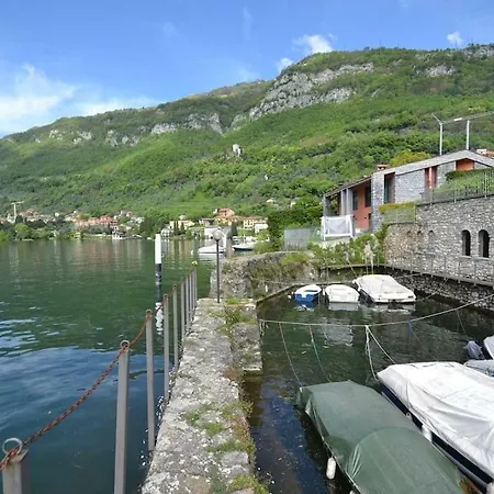 Vue Sur Le Lac Daire